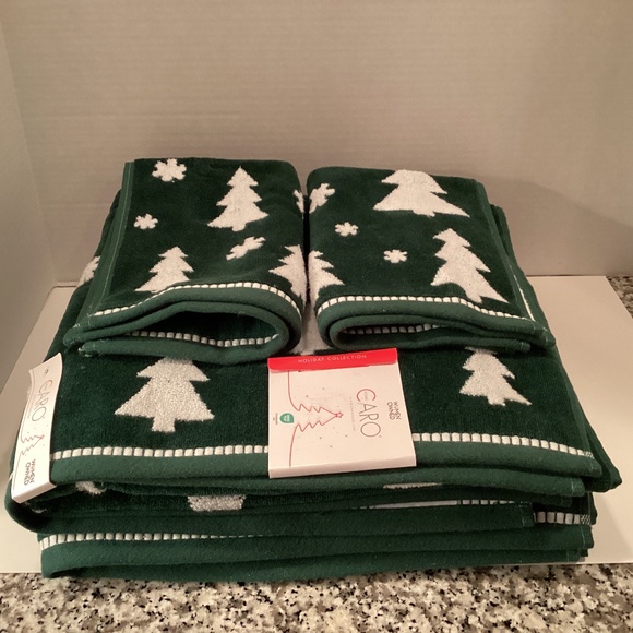 Caro Holiday Collection Tree Bath (2) and Hand (2) Towel Set - Picture 1 of 4